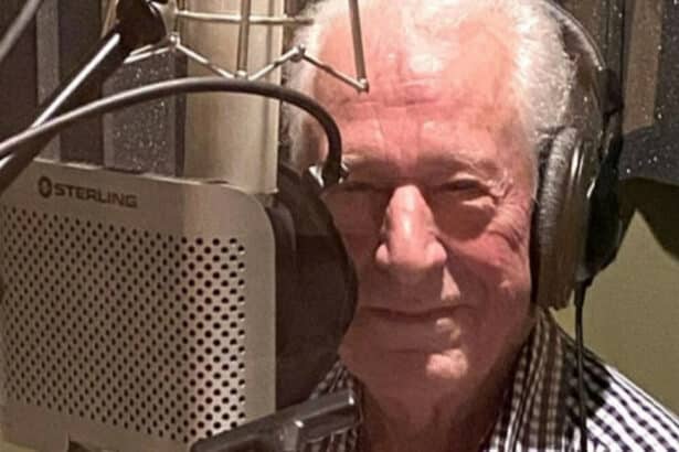 Ο Dave Burgess παίζει κιθάρα σε live εμφάνιση των The Champs, δημιουργώντας το διαχρονικό “Tequila”