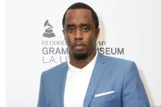 Ο Diddy φωτογραφημένος σε εκδήλωση πριν τη φυλάκισή του