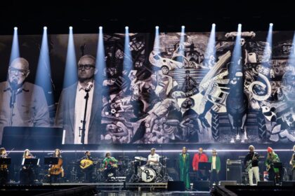 Brian Eno και Celeste τραγουδούν στο φιλανθρωπικό single «Lullaby» για την Παλαιστίνη