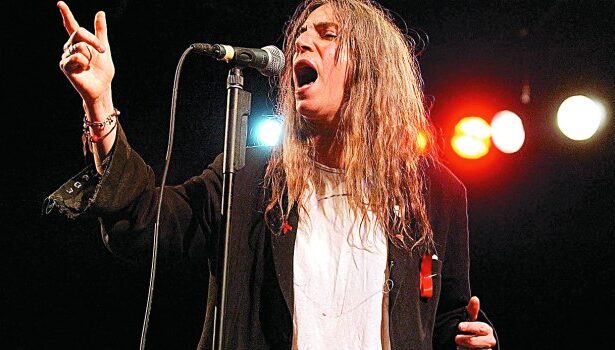 Η Rosalía και η Patti Smith συναντιούνται μέσα από το “LUX” – ένα άλμπουμ που συνδέει δύο γενιές καλλιτεχνών