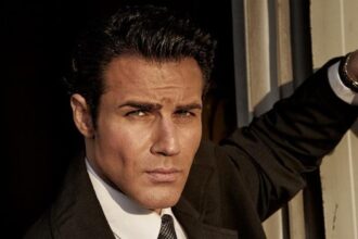 Πέτρος Ιακωβίδης live – παρουσιάζει το «Unplugged» με συναίσθημα και απλότητα