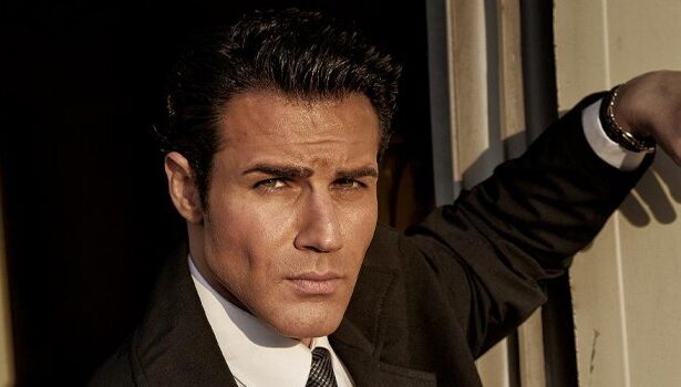 Πέτρος Ιακωβίδης live – παρουσιάζει το «Unplugged» με συναίσθημα και απλότητα