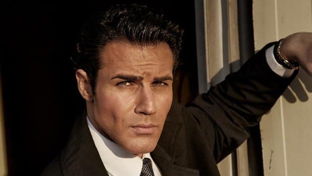 Πέτρος Ιακωβίδης live – παρουσιάζει το «Unplugged» με συναίσθημα και απλότητα