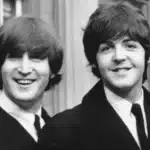 Paul McCartney και John Lennon σε ασπρόμαυρη φωτογραφία, όπως περιγράφεται στο νέο βιβλίο του McCartney