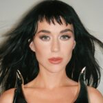 Η Katy Perry συγκινημένη στα γυρίσματα του βίντεο για το Bandaids