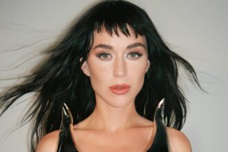 Η Katy Perry συγκινημένη στα γυρίσματα του βίντεο για το Bandaids