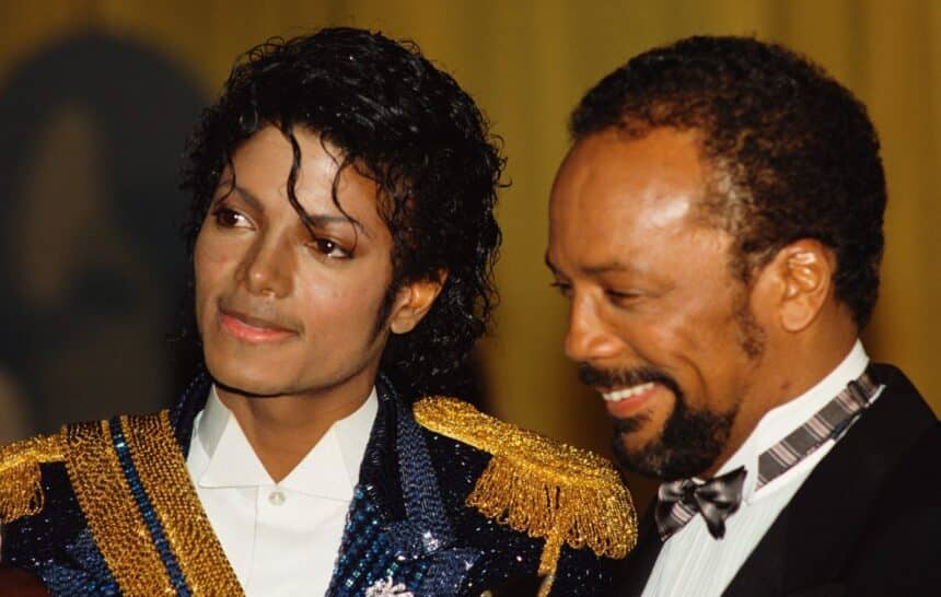 Ο Michael Jackson και ο Quincy Jones το 1984 σε φωτογραφία από τα στούντιο ηχογράφησης