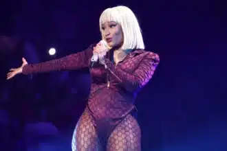 Nicki Minaj σε εκδήλωση με τον Αμερικανό πρέσβη για τις θρησκευτικές διώξεις στη Νιγηρία