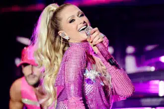 Paris Hilton στη σκηνή του WeHo Pride 2025 – παρουσιάζει το “Infinite Icon”, ένα ντοκιμαντέρ για τη μουσική και τη λύτρωση