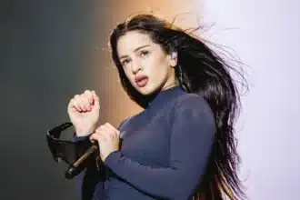 Rosalía και Zendaya συζητούν στα παρασκήνια του Euphoria