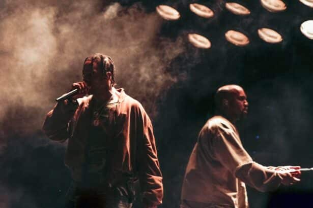 Ο Travis Scott και ο Kanye West στη σκηνή του Τόκιο σε live εμφάνιση γεμάτη ενέργεια