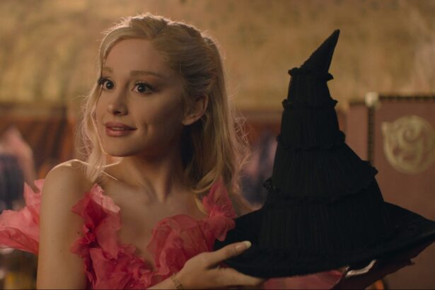 Ariana Grande ως Glinda στο Wicked