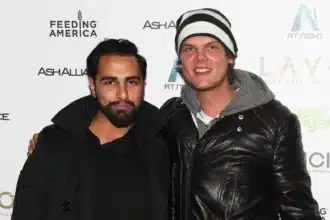 Ο μάνατζερ του Avicii, Ash Pournouri, σε φωτογράφιση με τον DJ