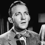 Ο Bing Crosby τραγουδά White Christmas σε στρατιωτική σκηνή στον Β΄ Παγκόσμιο Πόλεμο