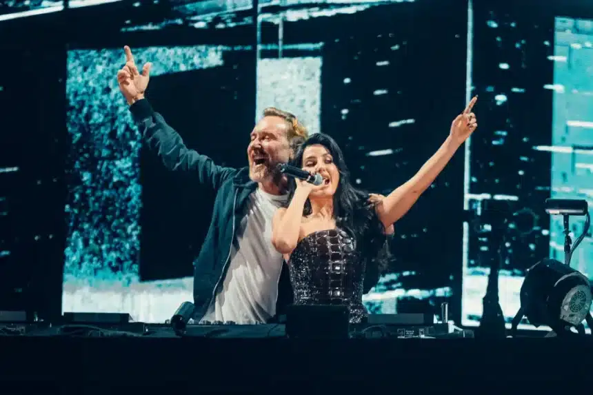 David Guetta και Nora Fatehi παρουσιάζουν το “Fire” στη Βομβάη