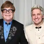 Elton John και Andrew Watt στο στούντιο συζητούν τη δημιουργική διαδικασία του νέου άλμπουμ