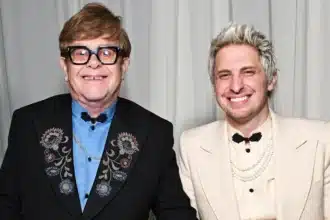 Elton John και Andrew Watt στο στούντιο συζητούν τη δημιουργική διαδικασία του νέου άλμπουμ
