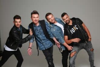 Prestige The Band παρουσιάζουν το τραγούδι Χριστούγεννα Παντού