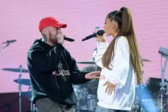 ariana grande milaei gia ton mac miller se synentefksi