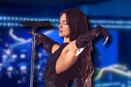 Dua Lipa ερμηνεύει το “Bésame Mucho” στο Μεξικό