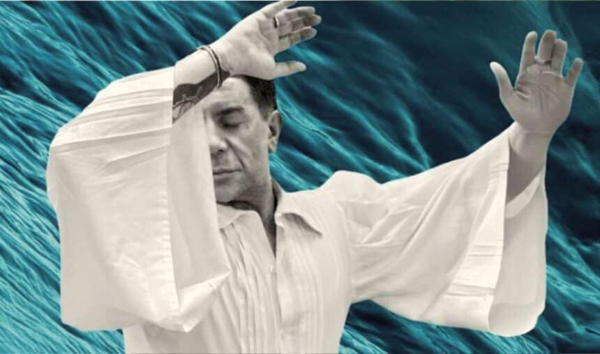 Γιώργος Μαζωνάκης ερμηνεύει τη Θαλασσογραφία στο Madwalk