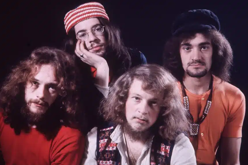 Ian Anderson αποχαιρετά τον κιθαρίστα Mick Abrahams των Jethro Tull