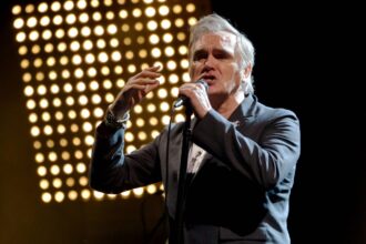 Morrissey αποκαλύπτει τη tracklist του νέου του άλμπουμ στη Sire Records