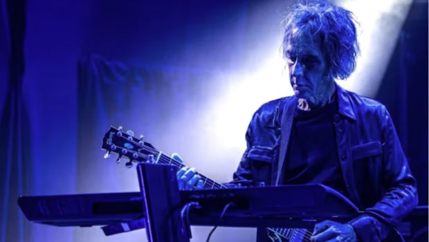 Perry Bamonte των The Cure σε συναυλία στο Λονδίνο
