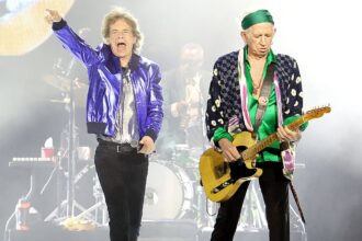 Mick Jagger και Keith Richards στη σκηνή με τους Rolling Stones