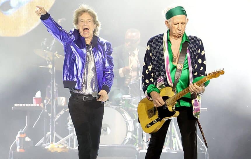 Mick Jagger και Keith Richards στη σκηνή με τους Rolling Stones