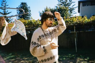 Kevin Parker των Tame Impala μιλά για τις αρνητικές κριτικές και την αυτοκριτική του