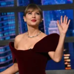 Taylor Swift στη σκηνή με fans και στατιστικά Genius 2025
