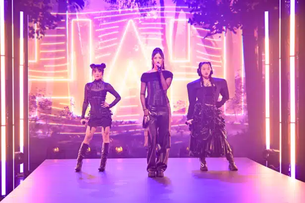 Οι KPop Demon Hunters ποζάρουν με τα βραβεία τους μετά το Golden