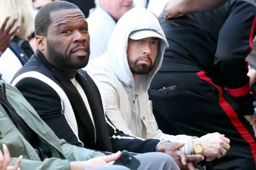50 Cent στη σκηνή με μικρόφωνο – από την άρνηση στην κορυφή της μουσικής