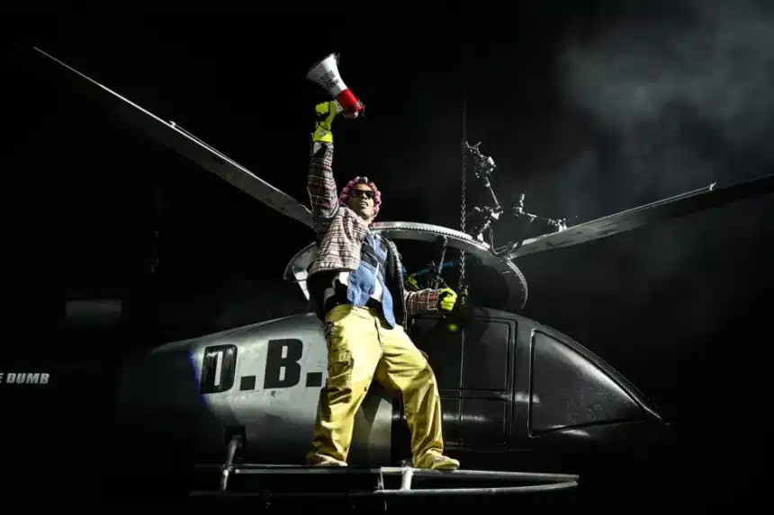 Ο A$AP Rocky στη σκηνή μετά την επιστροφή του στην κορυφή του Billboard 200