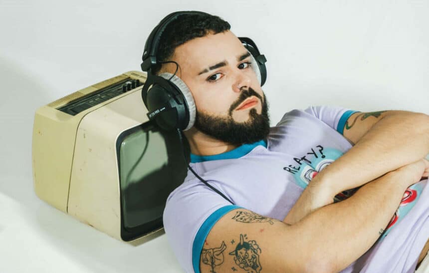 Akylas τραγουδά το «Ατελιέ» – νέα κυκλοφορία από Minos EMI