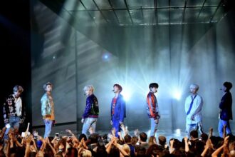 BTS SWIM Live Clip II video πισίνα ARIRANG Billboard Hot 100 performance