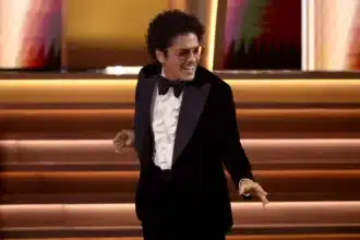 Bruno Mars στα Grammys 2026 με υποψηφιότητα για ιστορικό ρεκόρ