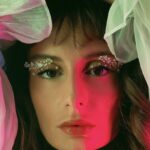 Cilia Katrali παρουσιάζει το νέο τραγούδι Πυροτεχνήματα