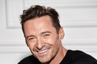 Hugh Jackman Neil Diamond κιθάρα δώρο φιλία