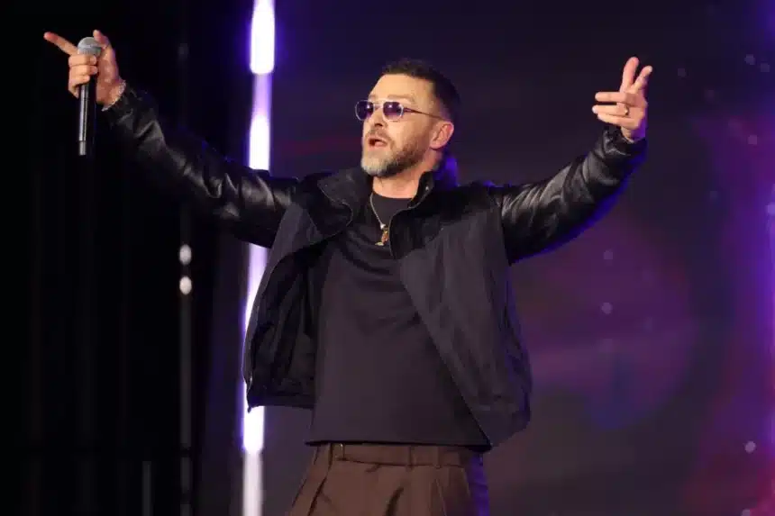 Justin Timberlake στη σκηνή μετά τη διάγνωση με τη νόσο του Lyme