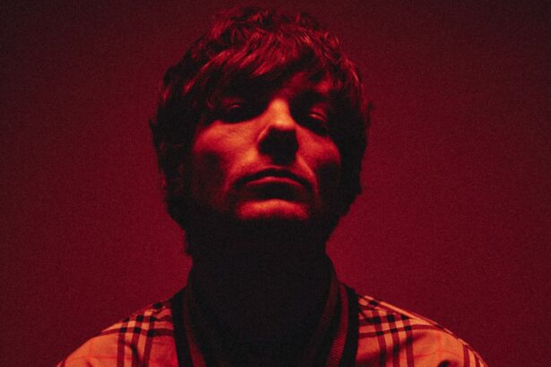 Louis Tomlinson στη σκηνή κατά τη διάρκεια της προώθησης του How Did I Get Here