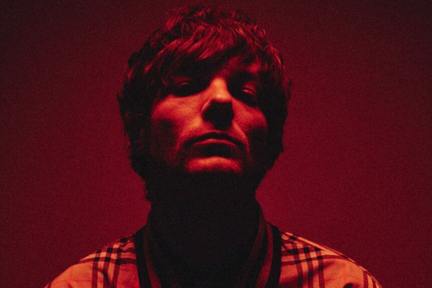 Louis Tomlinson στη σκηνή κατά τη διάρκεια της προώθησης του How Did I Get Here