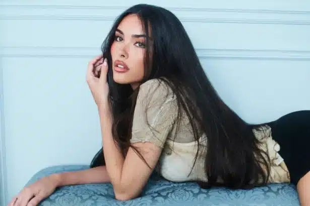 Madison Beer Locket pop icon album