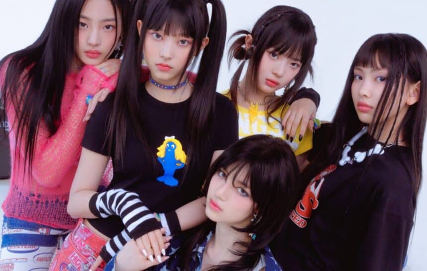 Danielle apo tis NewJeans sto livestream Dear Bunnies meta tin apoxorisi tis