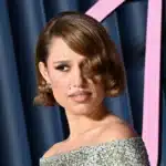 RAYE ανακοινώνει το νέο της άλμπουμ This Music May Contain Hope