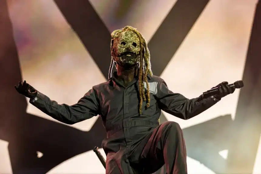 Corey Taylor σε ζωντανή εμφάνιση με τους Slipknot σε μεγάλο rock φεστιβάλ