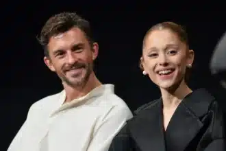 ariana grande jonathan bailey west end sunday park revival