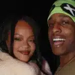 Rihanna και A$AP Rocky χαμογελούν μετά το Νο.1 άλμπουμ στο Billboard 200