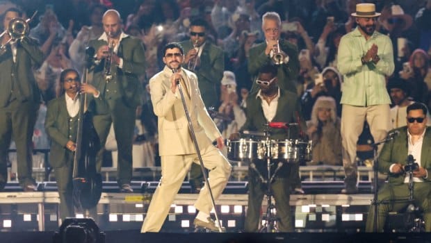 Bad Bunny σε συνέντευξη πριν το Super Bowl Halftime Show
